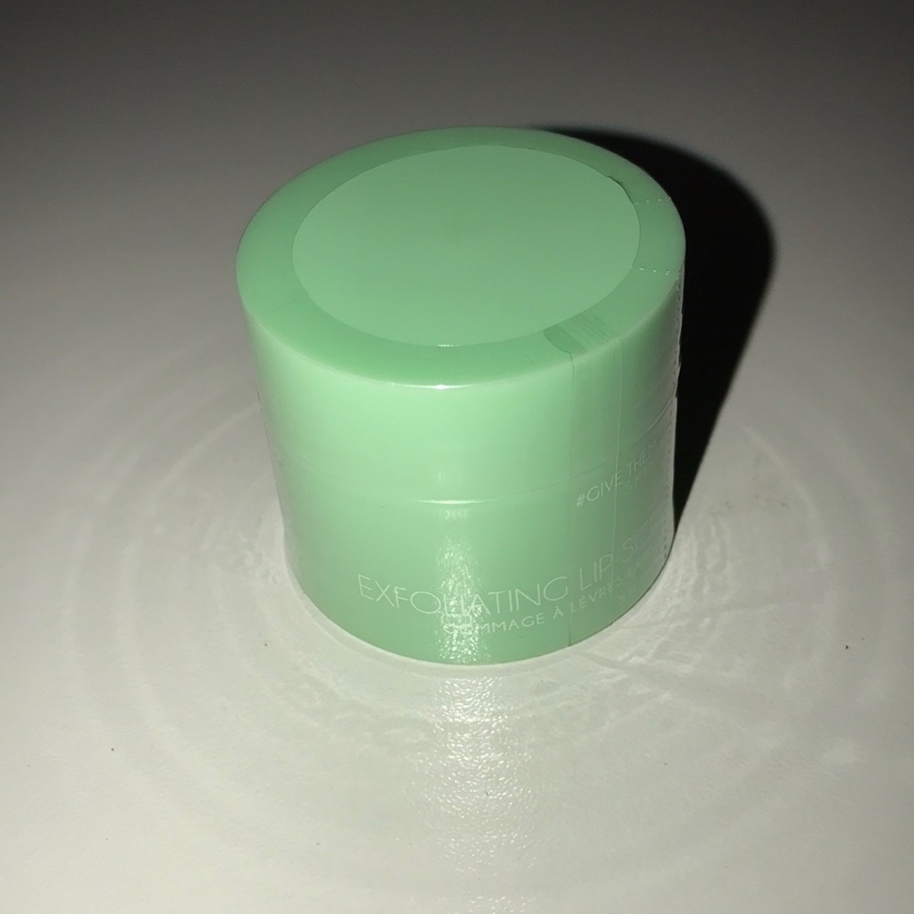 Give Them Lala Sugar Lips Exfoliating Lip Scrub